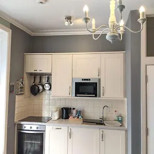 Beautiful One Bedroom With Parking Apartment